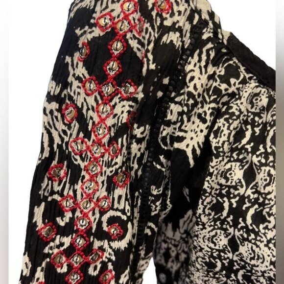 Soft Sorroundings Grace Embroidered black and white tunic. Size XS - Picture 4 of 14